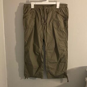 GAP women’s  Khaki Cargo Pants